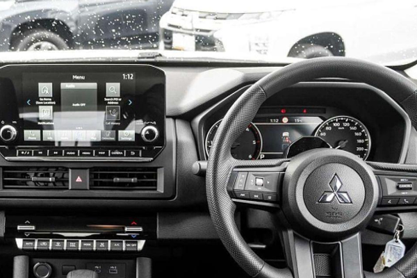 2025 Mitsubishi Triton GLX MV 4X4