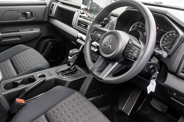 2025 Mitsubishi Triton GLX MV 4X4