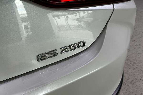 2022 Lexus ES ES250 Luxury AXZA10R