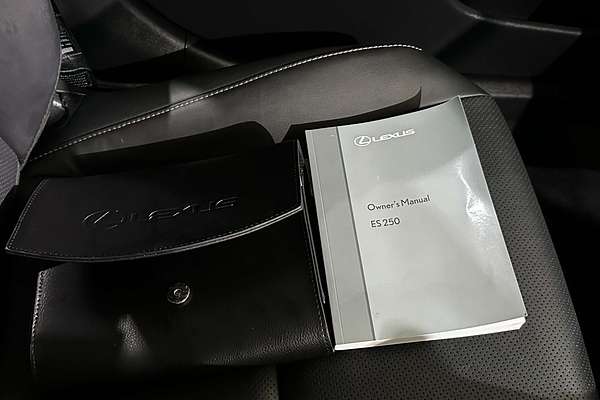 2022 Lexus ES ES250 Luxury AXZA10R