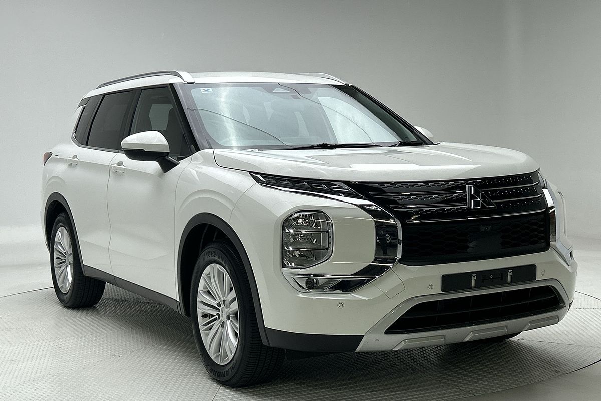 2024 Mitsubishi Outlander LS ZM