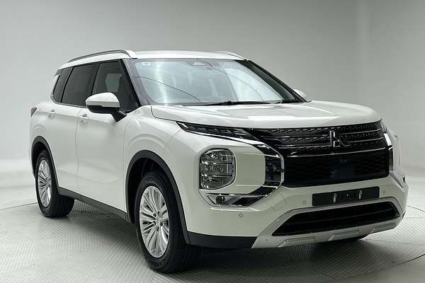 2024 Mitsubishi Outlander LS ZM