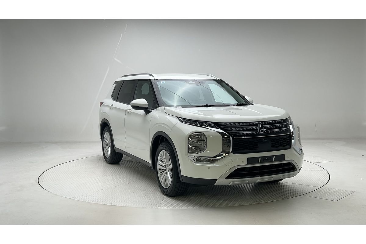 2024 Mitsubishi Outlander LS ZM