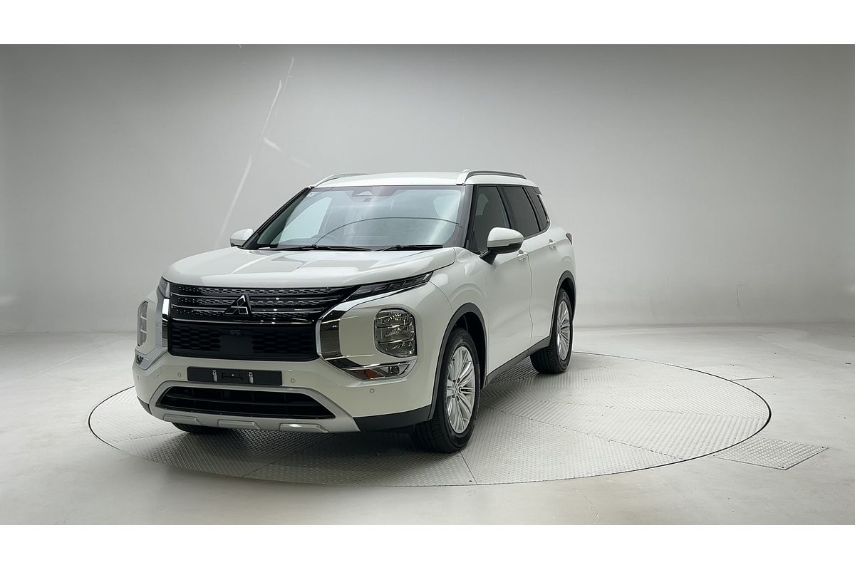 2024 Mitsubishi Outlander LS ZM