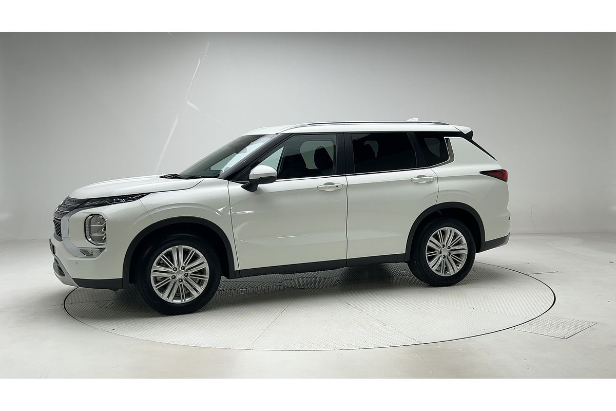 2024 Mitsubishi Outlander LS ZM