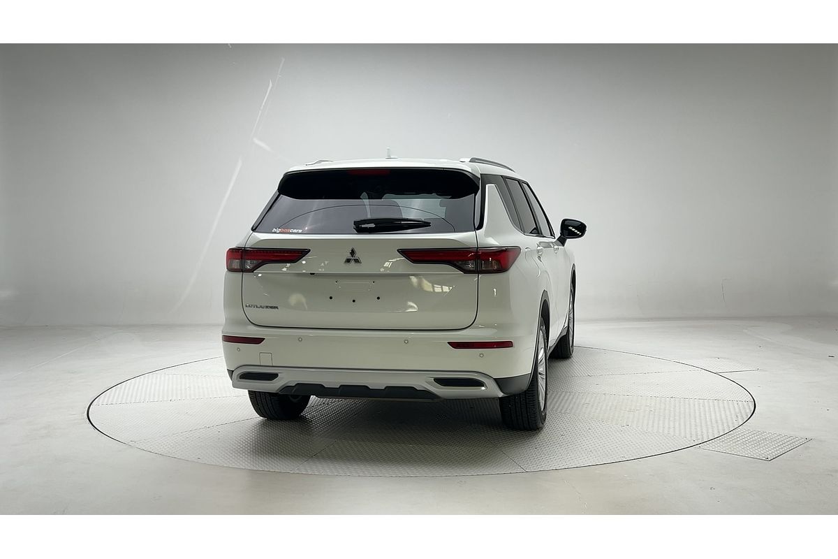 2024 Mitsubishi Outlander LS ZM