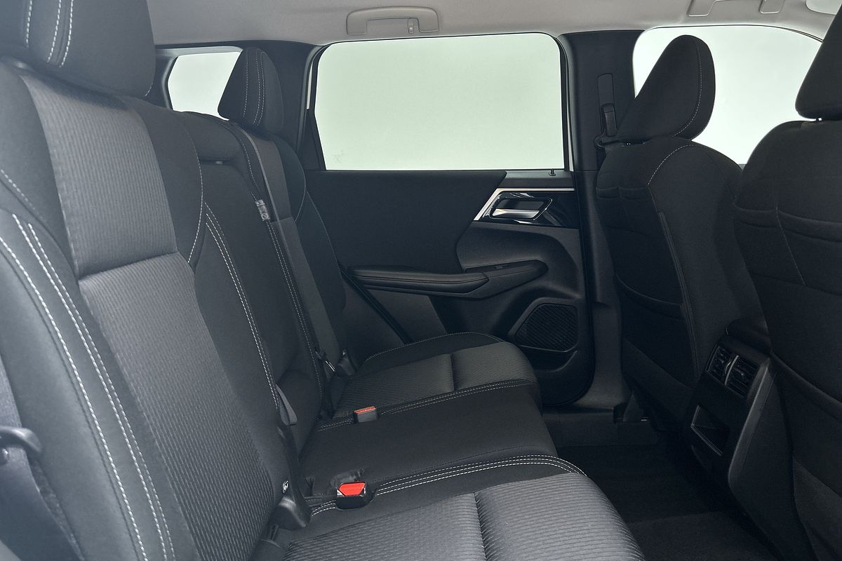 2024 Mitsubishi Outlander LS ZM