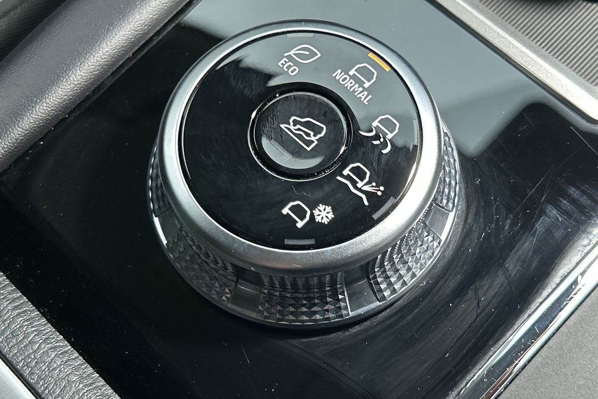 2024 Mitsubishi Outlander LS ZM