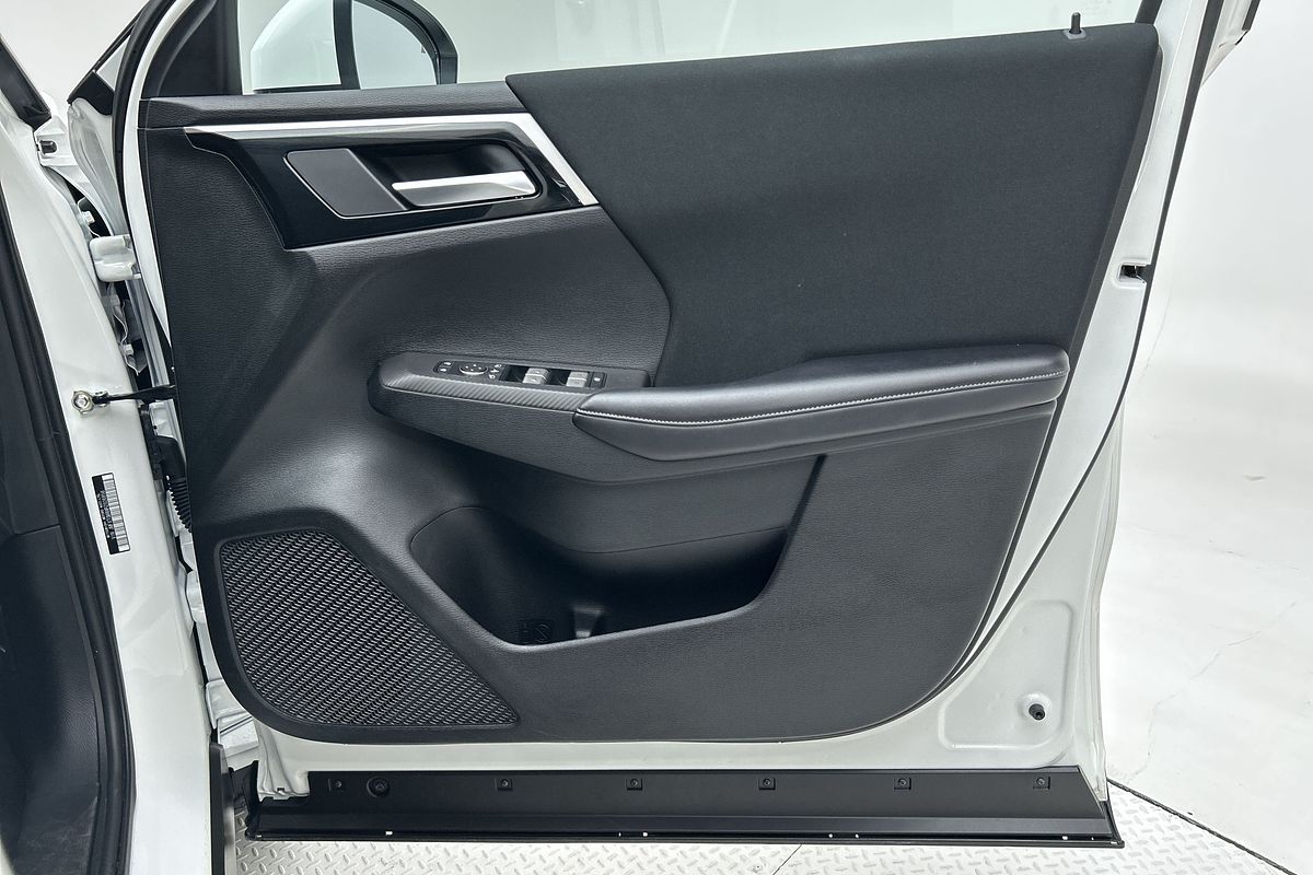 2024 Mitsubishi Outlander LS ZM