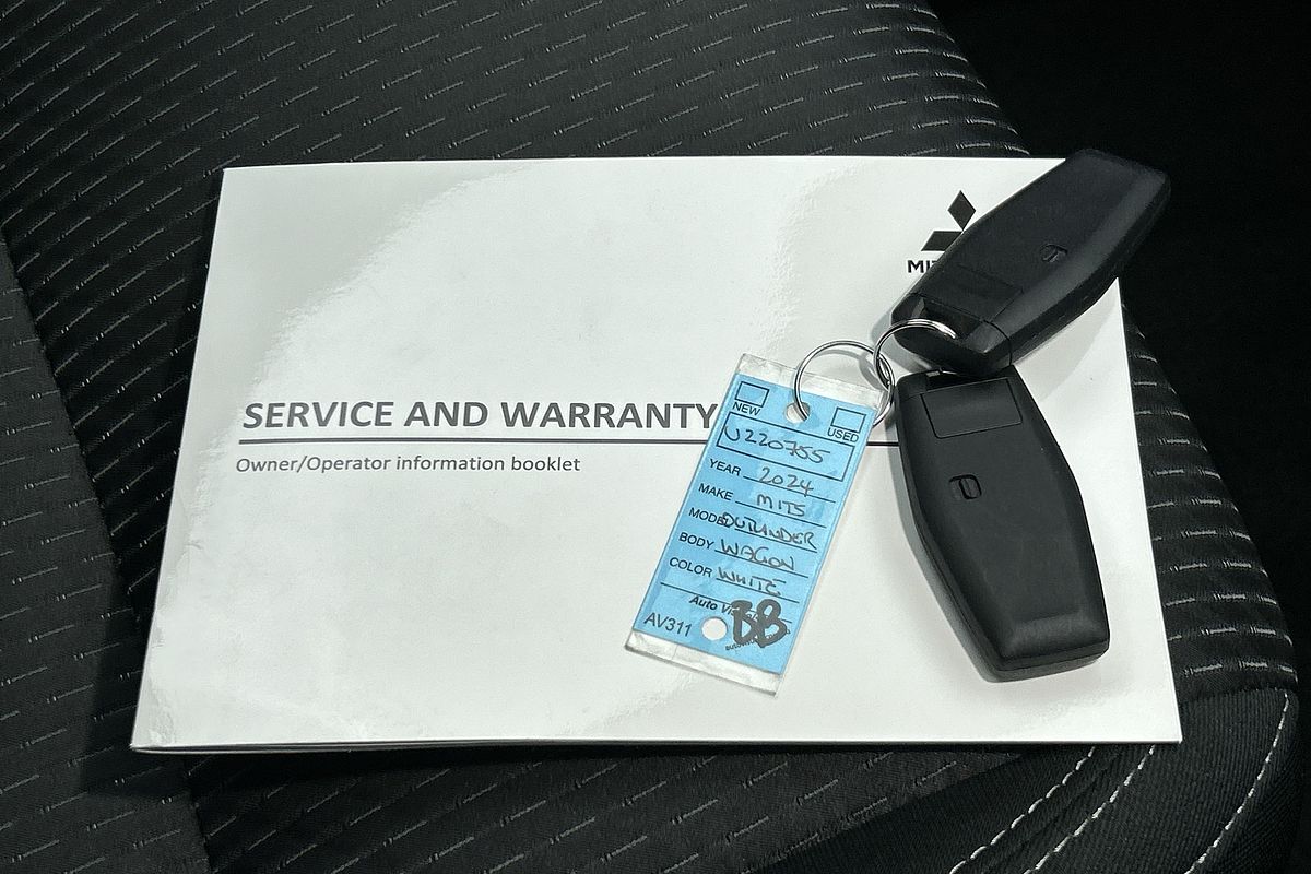 2024 Mitsubishi Outlander LS ZM