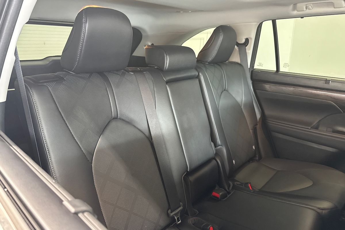 2023 Toyota Kluger Grande AXUH78R