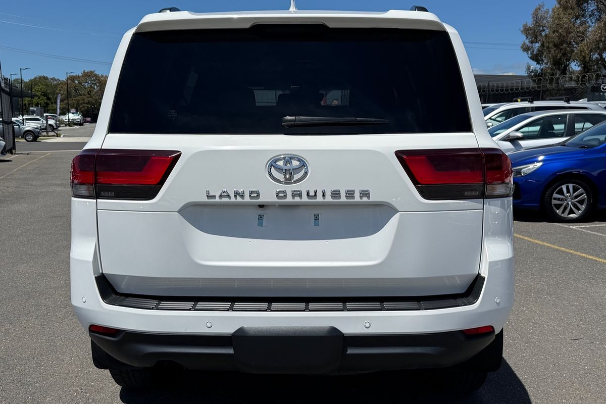 2024 Toyota Landcruiser GXL FJA300R
