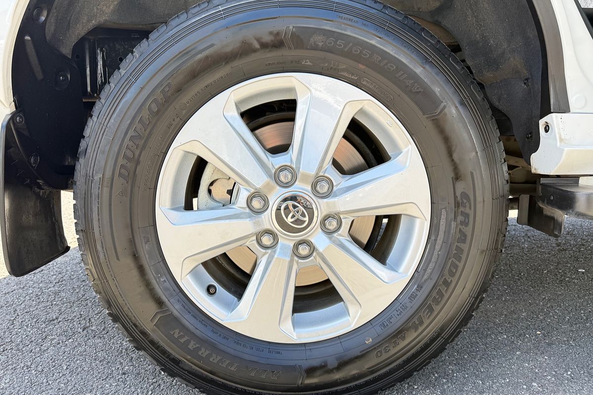 2024 Toyota Landcruiser GXL FJA300R