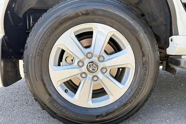 2024 Toyota Landcruiser GXL FJA300R