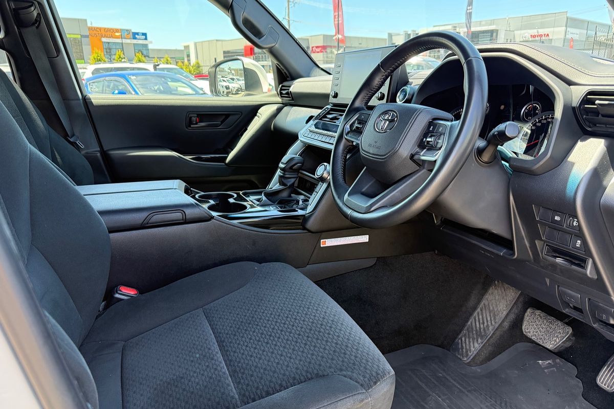 2024 Toyota Landcruiser GXL FJA300R