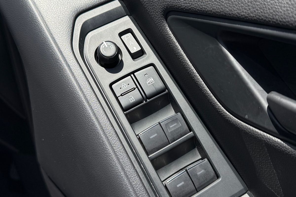 2024 Toyota Landcruiser GXL FJA300R