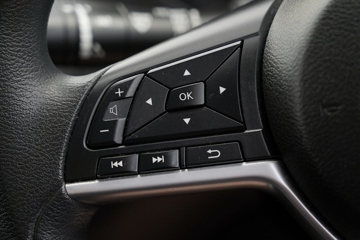 2021 Nissan Navara SL D23 Rear Wheel Drive