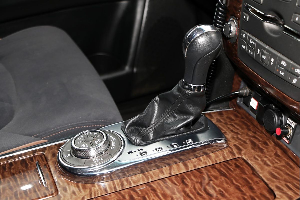 2013 Nissan Patrol ST-L Y62