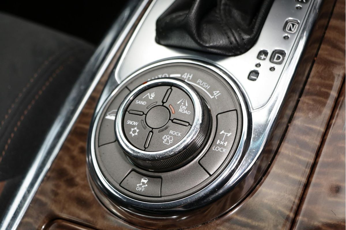 2013 Nissan Patrol ST-L Y62