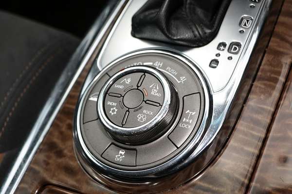 2013 Nissan Patrol ST-L Y62