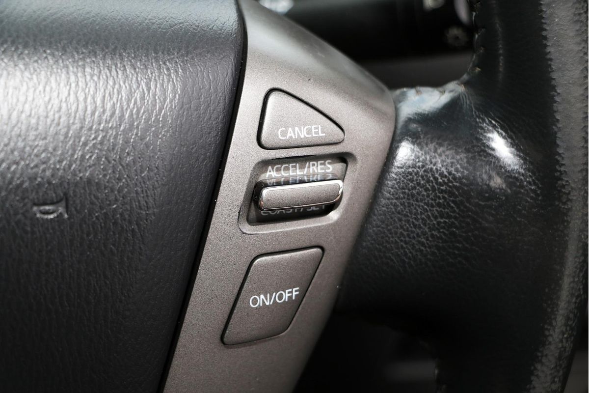 2013 Nissan Patrol ST-L Y62