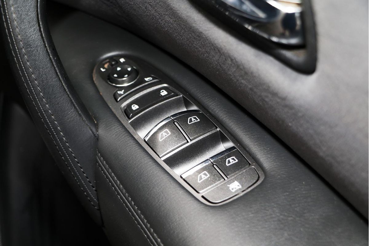 2013 Nissan Patrol ST-L Y62