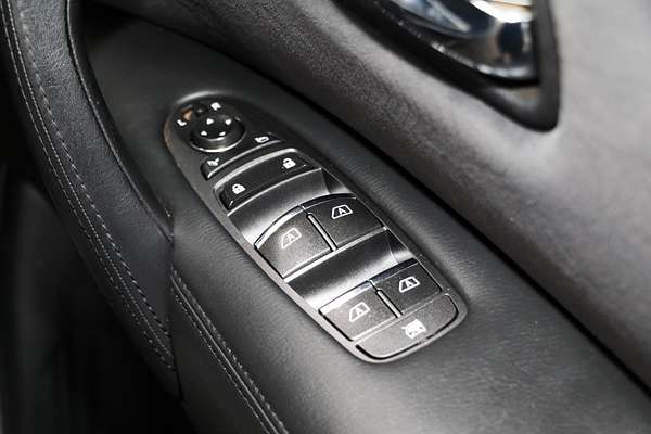 2013 Nissan Patrol ST-L Y62