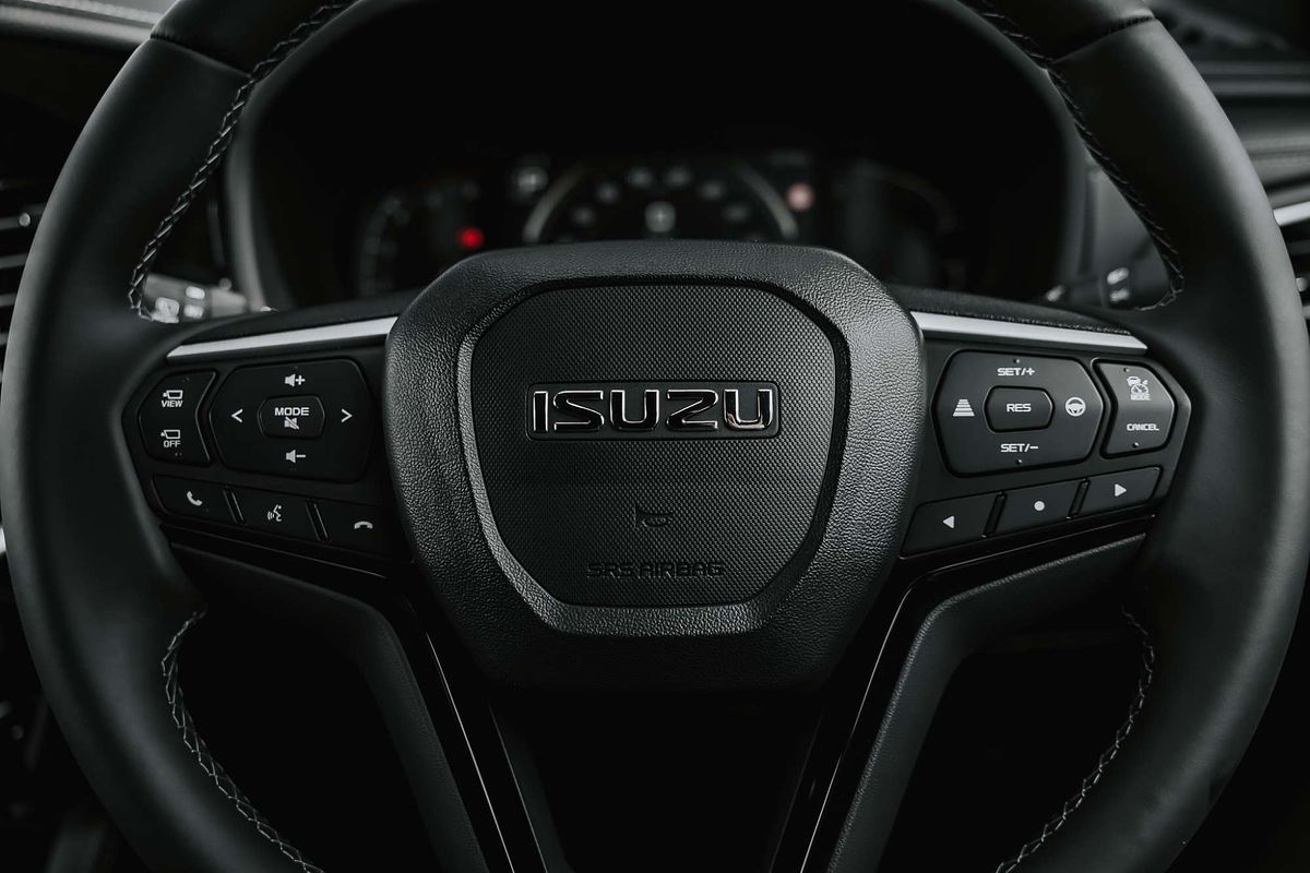 2025 Isuzu MU-X LS-T