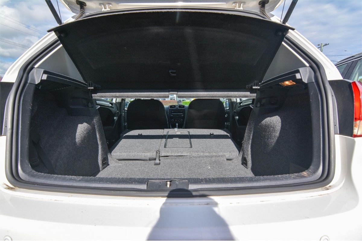 2012 Volkswagen Golf BlueMOTION VI