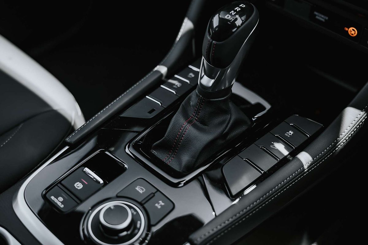 2025 Isuzu MU-X X-TERRAIN