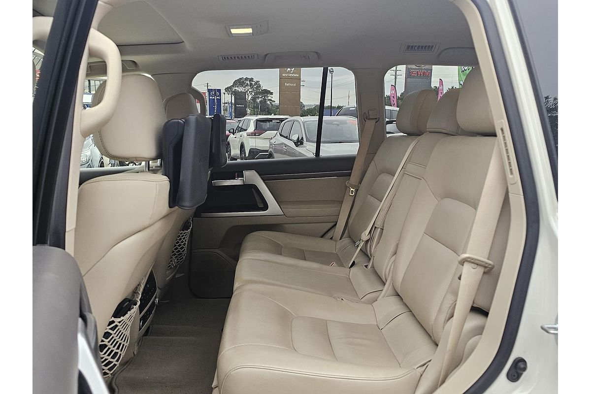 2019 Toyota Landcruiser Sahara VDJ200R