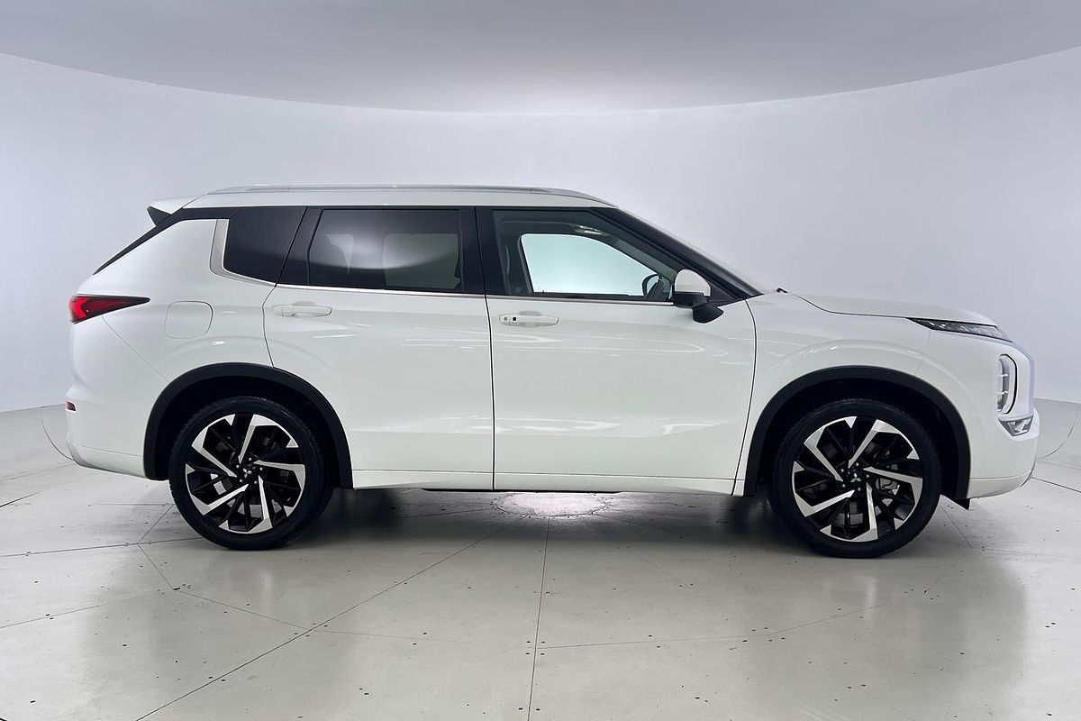 2024 Mitsubishi Outlander OUTLANDER EXCEED 7 SEAT (AWD) ZM4E46