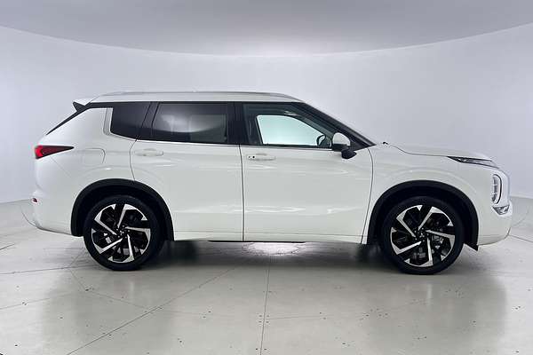 2024 Mitsubishi Outlander OUTLANDER EXCEED 7 SEAT (AWD) ZM4E46