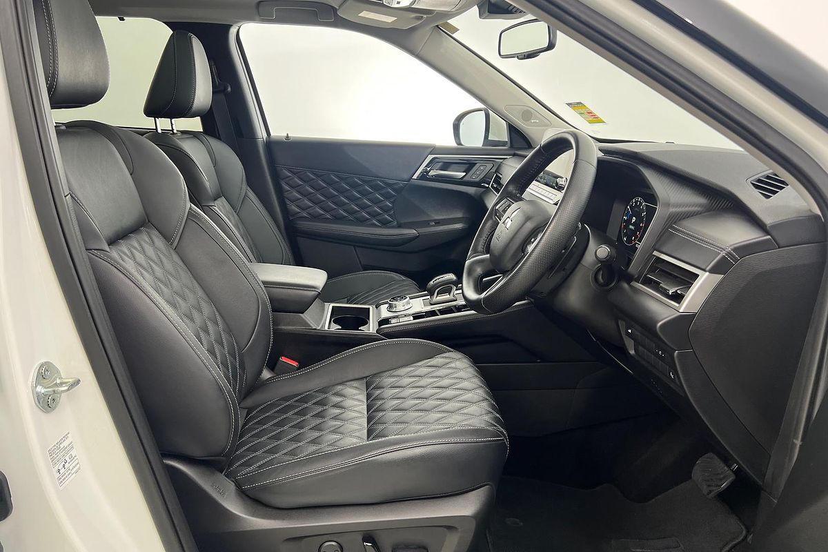 2024 Mitsubishi Outlander OUTLANDER EXCEED 7 SEAT (AWD) ZM4E46