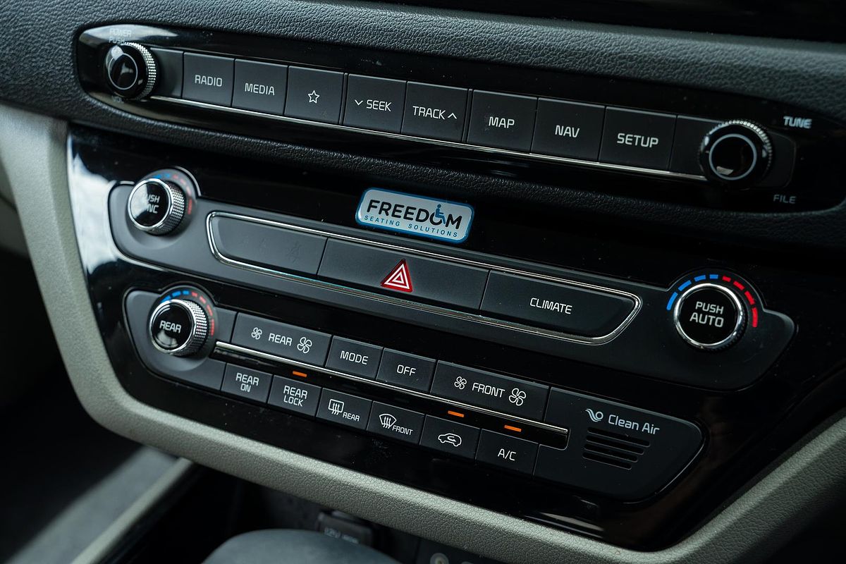 2018 Kia Carnival Platinum YP