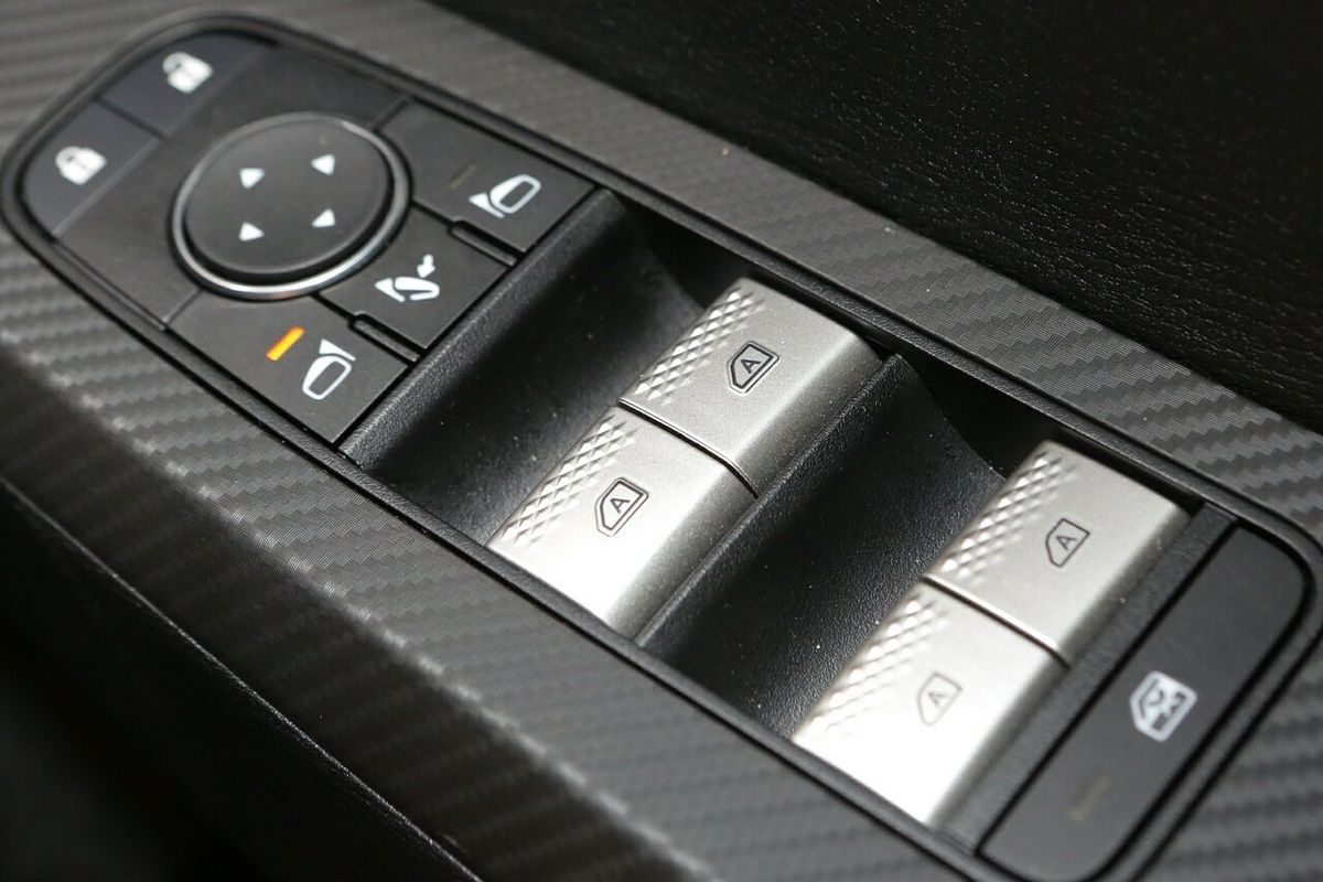 2025 Mitsubishi Outlander LS ZM