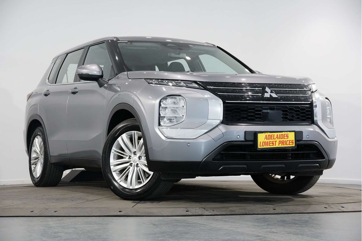 2023 Mitsubishi Outlander ES ZM