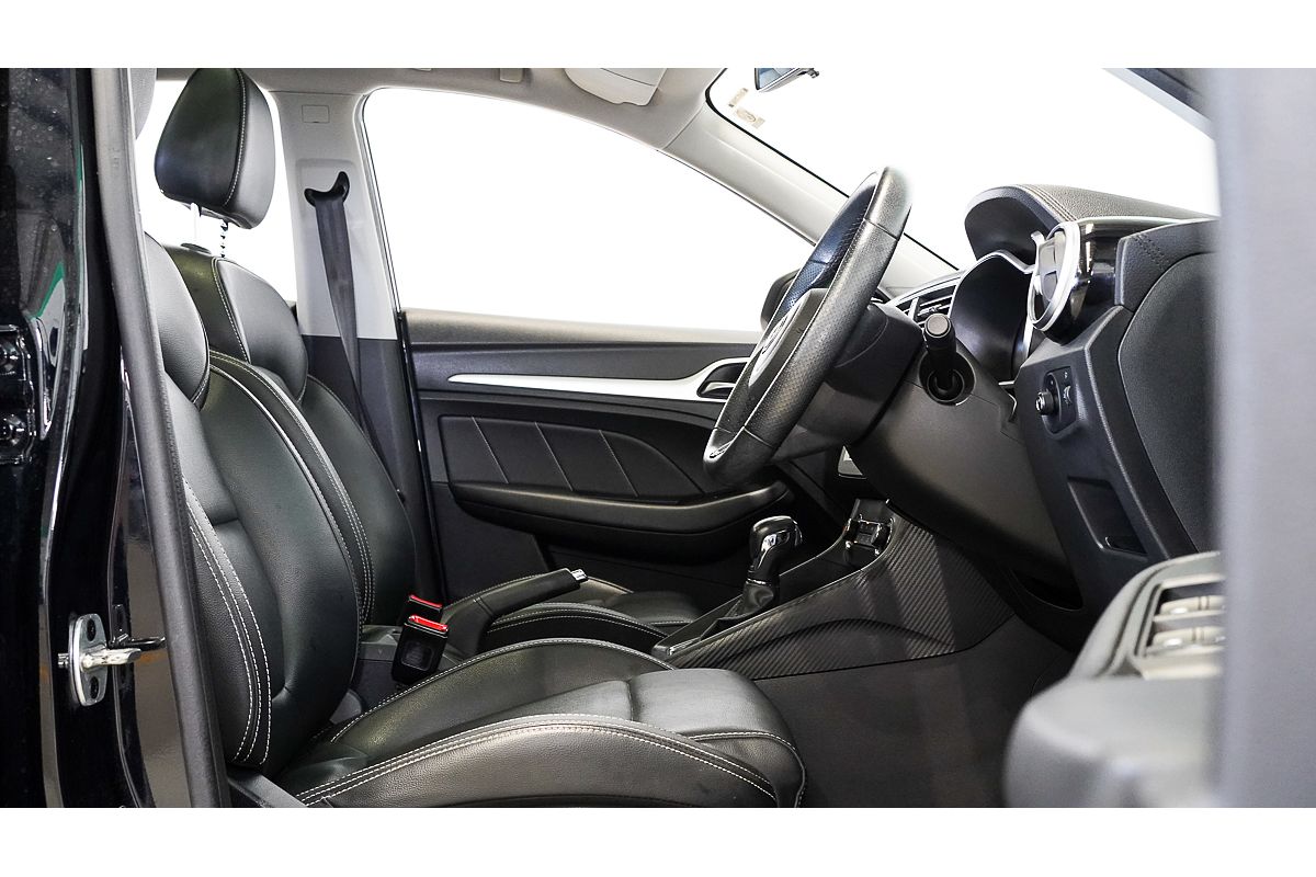 2021 MG ZS Essence AZS1