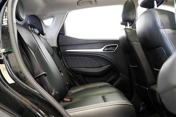 2021 MG ZS Essence AZS1