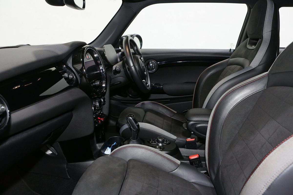 2022 MINI Hatch John Cooper Works Classic F56 LCI-2