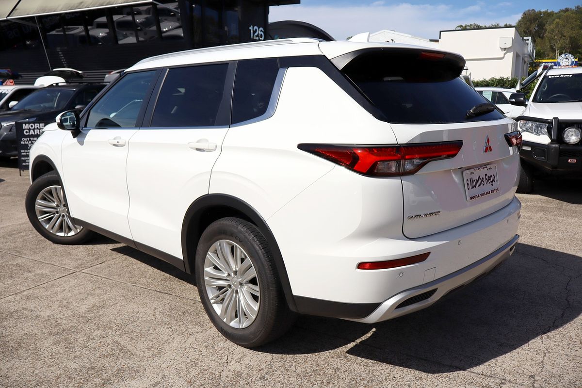 2024 Mitsubishi Outlander LS ZM