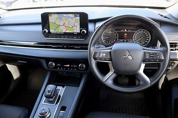 2024 Mitsubishi Outlander LS ZM