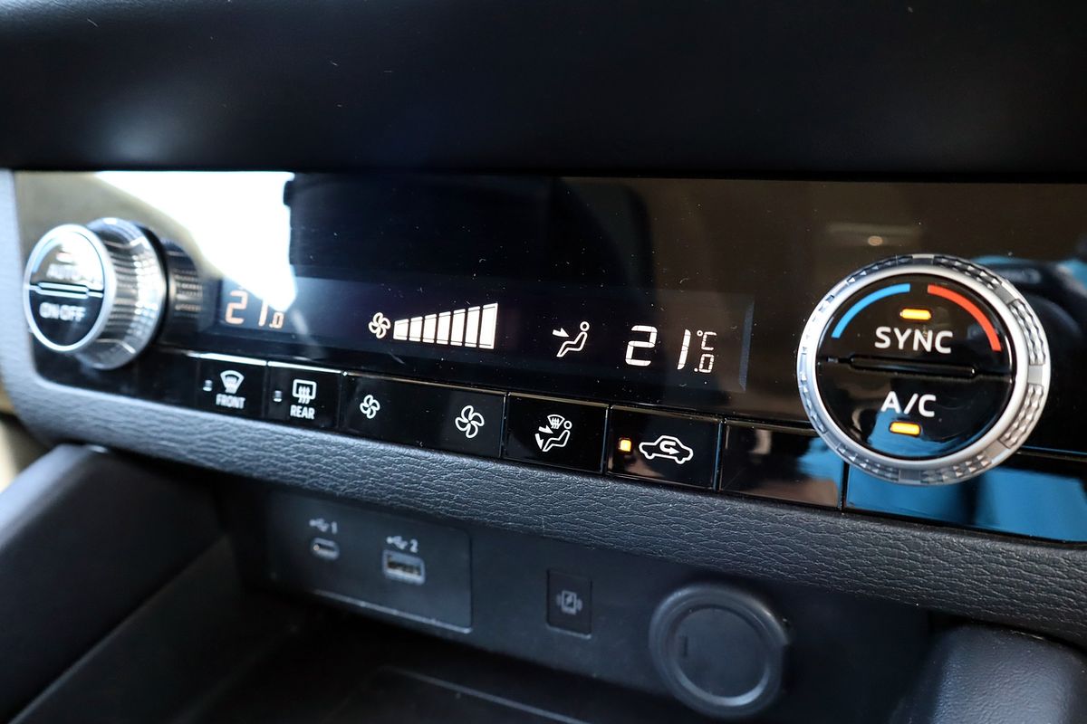 2024 Mitsubishi Outlander LS ZM