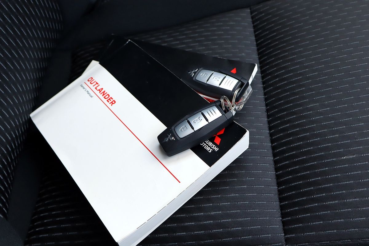 2024 Mitsubishi Outlander LS ZM