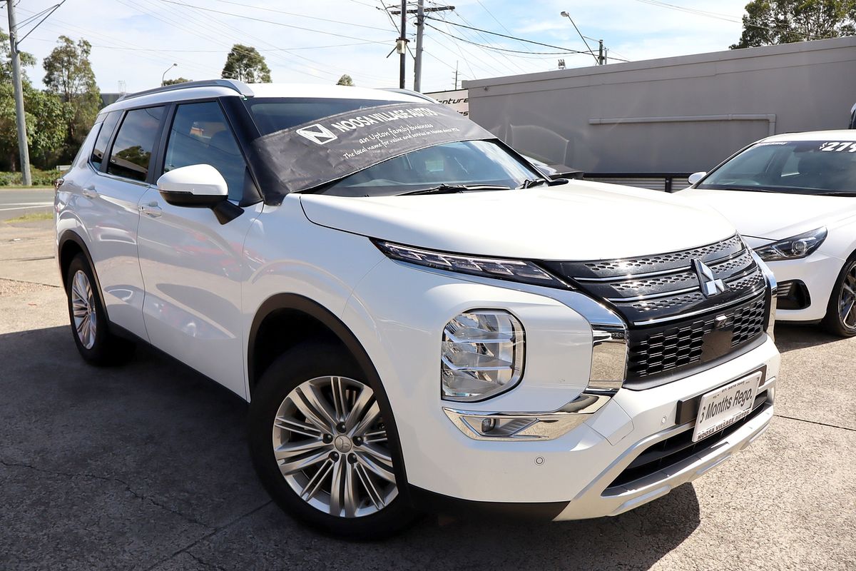 2024 Mitsubishi Outlander LS ZM