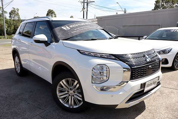 2024 Mitsubishi Outlander LS ZM