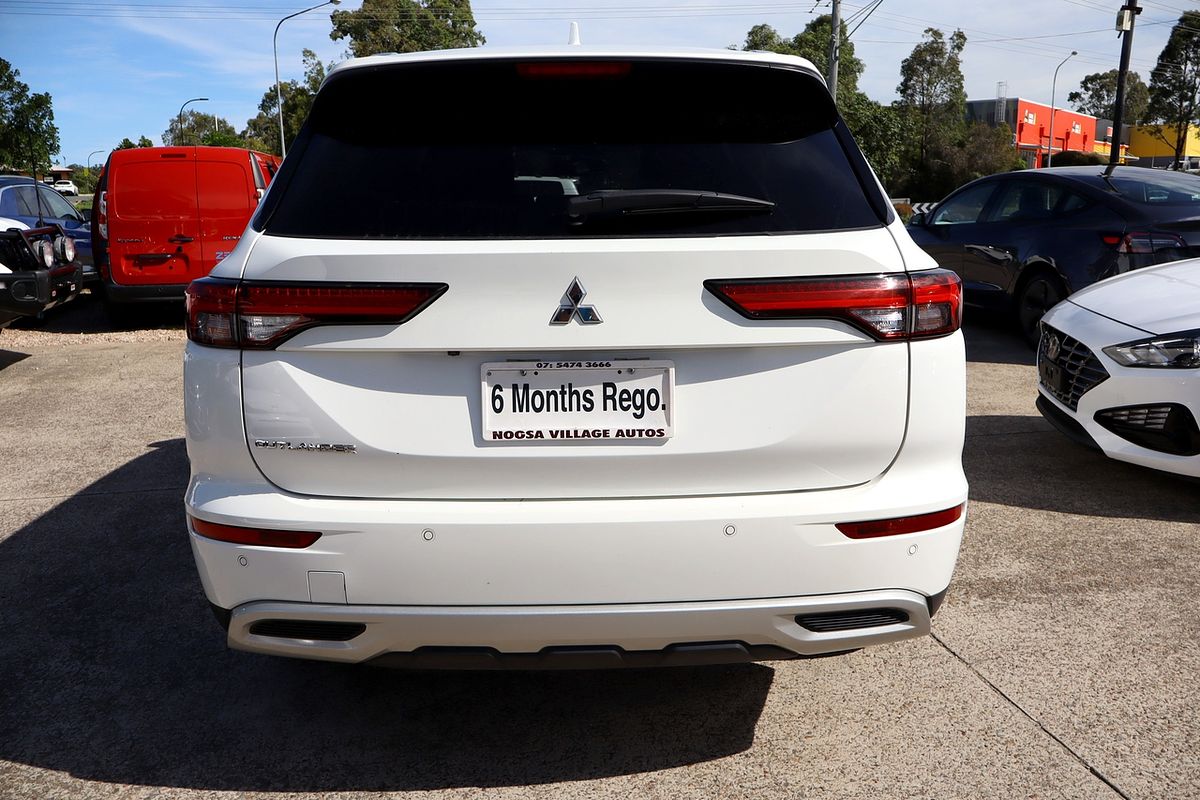 2024 Mitsubishi Outlander LS ZM