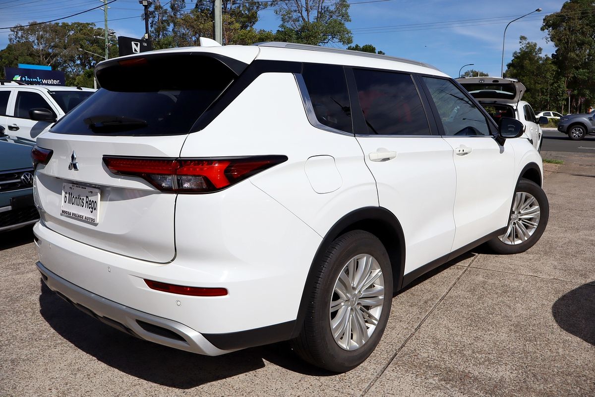 2024 Mitsubishi Outlander LS ZM