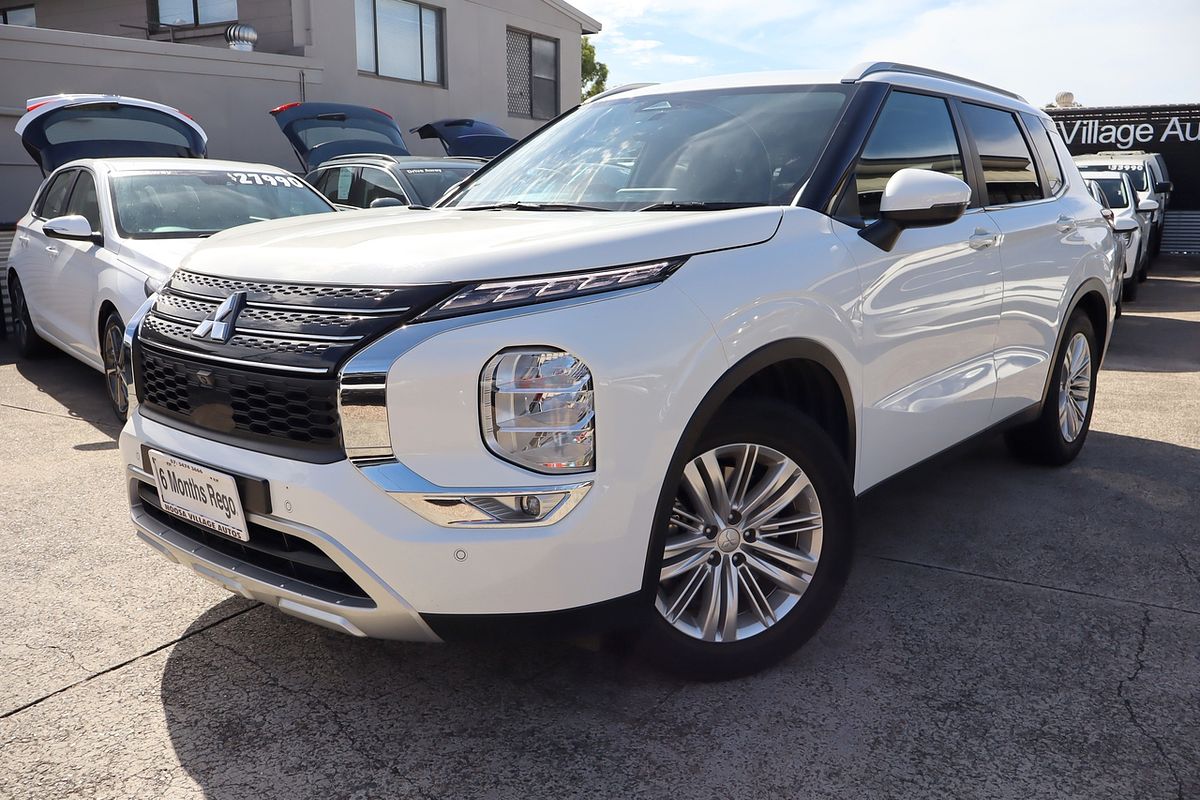 2024 Mitsubishi Outlander LS ZM