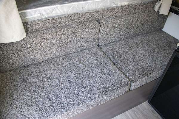 2025 Jayco LARK CAMPER OB.CP-MY25